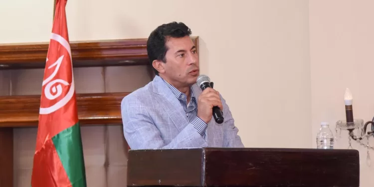 وزير الشباب والرياضة: الوزارة على مسافة واحدة من جميع الأندية 1 - جريدة الجمهورية وزير الشباب يفتتح ملاعب «البادل» الدولية في نادي سبورتنج بالإسكندرية