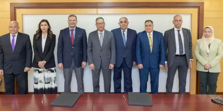 تسهيلًا للخدمات: بروتوكول تعاون بين التأمين الصحي الشامل واتحاد بنوك مصر