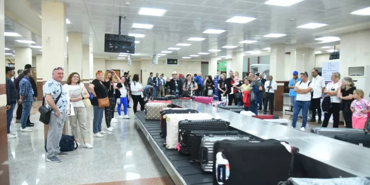 147 رحلة طيران سياحى مع بدء موسم الصيف بمطروح