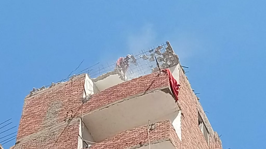 محافظ الإسماعيلية يشن حربًا على المخالفين.. وإزالة 5 طوابق غير مرخصة 3 - جريدة الجمهورية WhatsApp Image 2025 06 19 at 10.18.46 PM 2 - جريدة الجمهورية