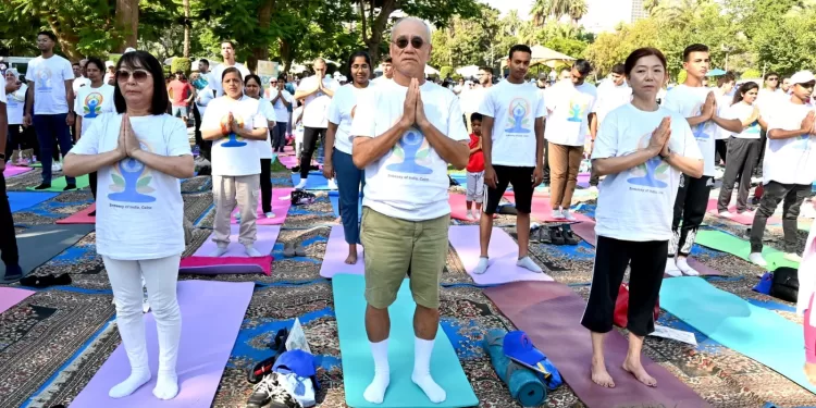 الهند ومصر تحتفلان باليوم العالمي لليوجا الحادي عشر: يوجا لأرض وصحة واحدة