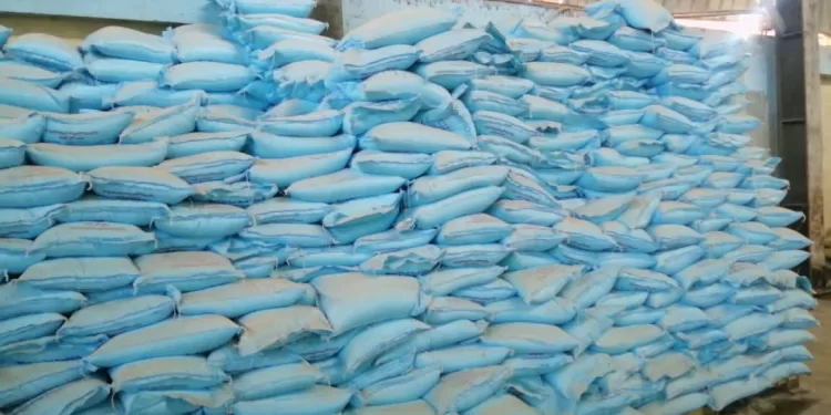 حملات تموينية بالشرقية تضبط أطناناً من الملح وأقمشة بلا فواتير ومخابز مخالفة