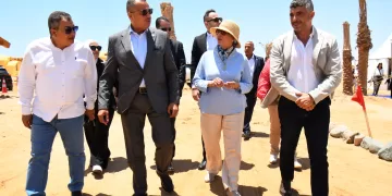 البيئة ومحافظ جنوب سيناء يتفقدان«الغرقانة»بنبق