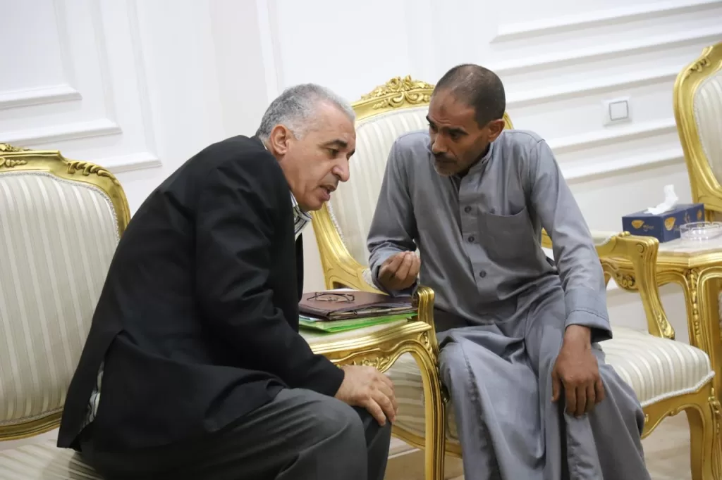 لفتة إنسانية: محافظ شمال سيناء يلتقي «ملك بائعة الفشار» وأسرتها لدعمهم 4 - جريدة الجمهورية WhatsApp Image 2025 06 24 at 14.59.32 c0892a55 - جريدة الجمهورية