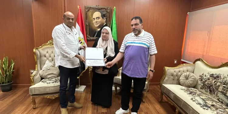 تقديرًا لجهودها: تكريم منسق أنشطة التوكاتسو بالمدارس الحكومية في الدقهلية
