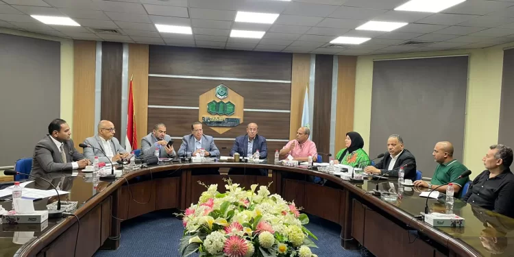 مستثمرو العاشر يبحثون حلولًا لأزمة إسكان العاملين بالمدينة