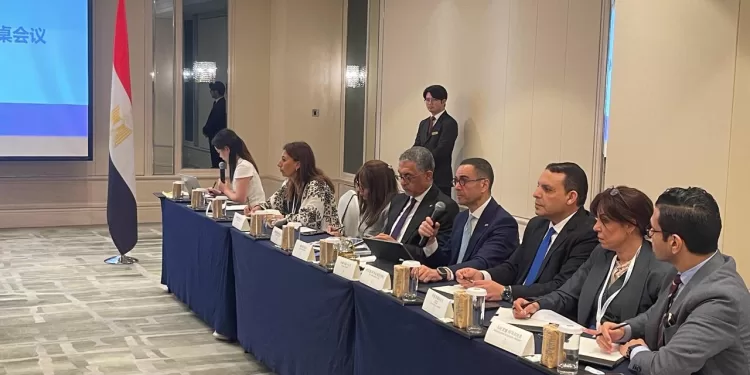 على هامش زيارته للصين.. وزير الاستثمار يناقش فرص التعاون في صناعة السيارات