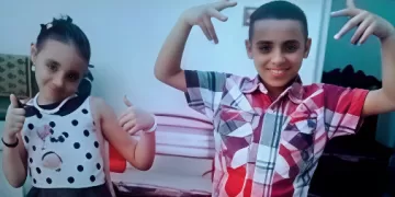 يعذب «طفليه» بوحشية حتي الموت.. «الأب» نفذ جريمته بسبب رغبتهما في زيارة «الأم»