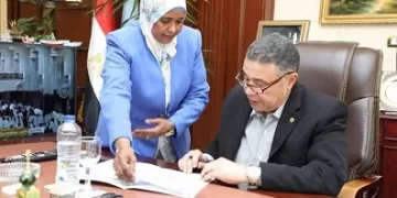 محافظ البحر الأحمر يعتمد نتيجة الشهادة الإعدادية بنسبة 73%