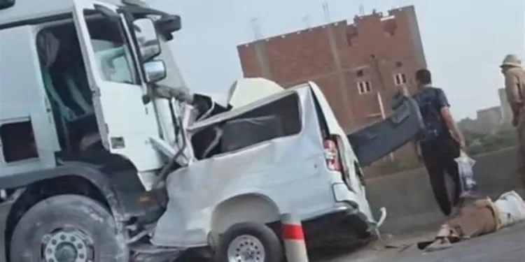 جنون السرعة يحصد أرواح الأبرياء.. «تريلا» تدهس ميكروباصًا قتلت 18 فتاة والسائق وأصابت 3