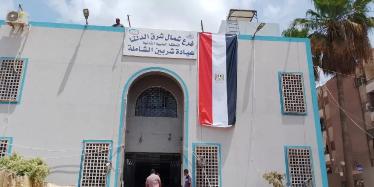 «محافظ الدقهلية» .. يتفقد عيادة التأمين الصحي الشامل بمركز شربين