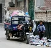 شرطة البيئة بالإسكندرية .. تشن حملة ضد نباشي القمامة غير المرخصين 2 - جريدة الجمهورية WhatsApp Image 2025 06 29 at 18.31.57 aa59fd3c - جريدة الجمهورية