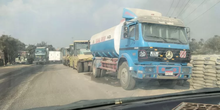 بعد حادث المنوفية المأساوي.. أهالي الصف يطالبون بمنع وقوف النقل الثقيل على الطرقات
