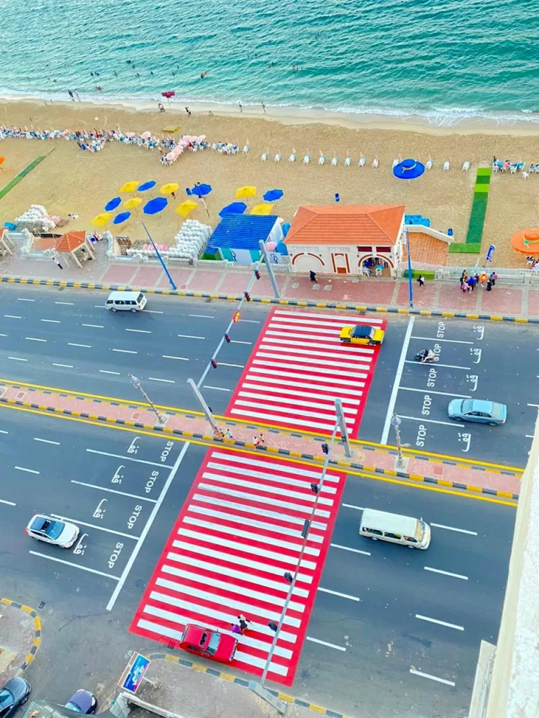 للسلامة المرورية.. إنشاء إشارات عبور بطول 1.7 كم على كورنيش الإسكندرية 2 - جريدة الجمهورية WhatsApp Image 2025 06 30 at 16.03.32 40ff0996 - جريدة الجمهورية