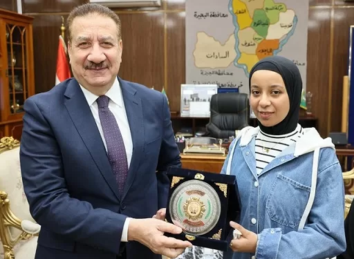 محافظ المنوفية يكرم الطالبة «شيماء نمره» الأولى على الجمهورية بالدبلومات الفنية 1 - جريدة الجمهورية محافظ المنوفية يكرم الطالبة «شيماء نمره» الأولى على الجمهورية بالدبلومات الفنية