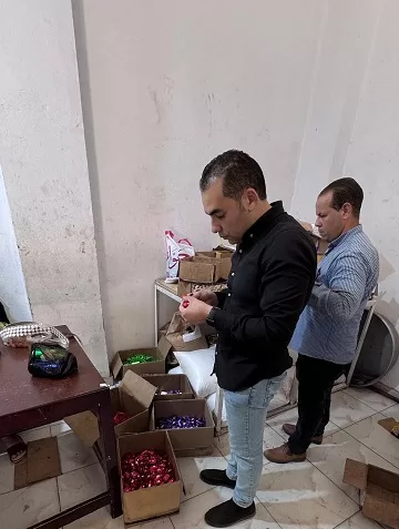 حملة مفاجئة بالباجور.. إغلاق مصنعين للحلويات يستخدمان علامات تجارية وهمية 2 - جريدة الجمهورية 1 75 - جريدة الجمهورية
