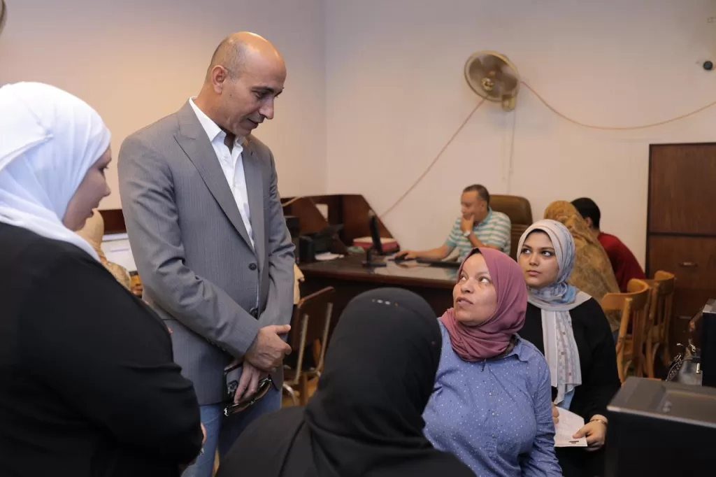 رئيس جامعة دمنهور يتفقد معامل التنسيق الإلكتروني ويطمئن على جودة الخدمات 7 - جريدة الجمهورية 11 9 - جريدة الجمهورية