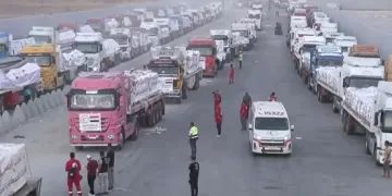 «129» شاحنة مساعدات تدخل «غزة» عبر معبر كرم أبو سالم جنوب رفح