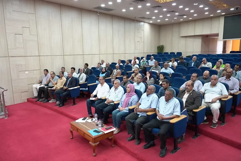 محافظ مطروح: رؤى جديدة وخطط ميدانية لتطوير الخدمات بالمراكز والمدن 2 - جريدة الجمهورية 22 2 - جريدة الجمهورية