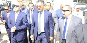 وزير التموين ومحافظ القاهرة يفتتحان سوق «اليوم الواحد» بالجمالية