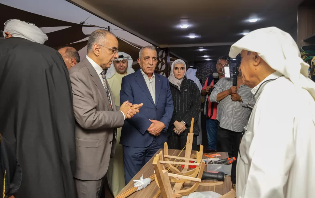 بعد 4 سنوات توقف: وزير الثقافة ومحافظ الإسكندرية يفتتحان معرض الكتاب العاشر 10 - جريدة الجمهورية 3019dfaa3f6 - جريدة الجمهورية