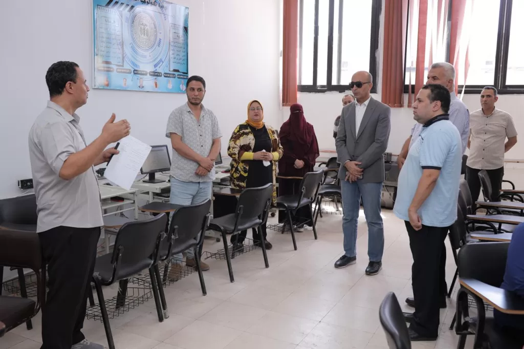 رئيس جامعة دمنهور يتفقد معامل التنسيق الإلكتروني ويطمئن على جودة الخدمات 2 - جريدة الجمهورية 6 19 - جريدة الجمهورية