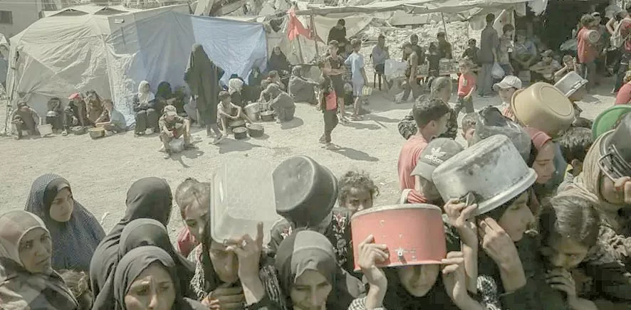 مصر تمد يدها للفلسطينيين بالحياة «وسط الموت» 2 - جريدة الجمهورية 654695 - جريدة الجمهورية