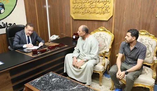 محافظ المنوفية يصدر قراراً عاجلاً بمساعدة مالية وتوفير كرسي متحرك لمواطن بحالة إنسانية 4 - جريدة الجمهورية 7 7 - جريدة الجمهورية