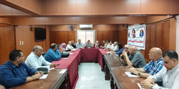 النهوض بالتعليم.. الدقهلية تدرس استثمارات المدارس والبنية التحتية