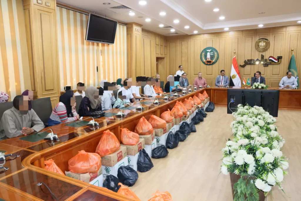 بمبادرة إنسانية.. محافظ المنوفية يدعم 40 حالة بمساعدات مالية وعينية" 3 - جريدة الجمهورية IMG 20250717 WA0057 - جريدة الجمهورية