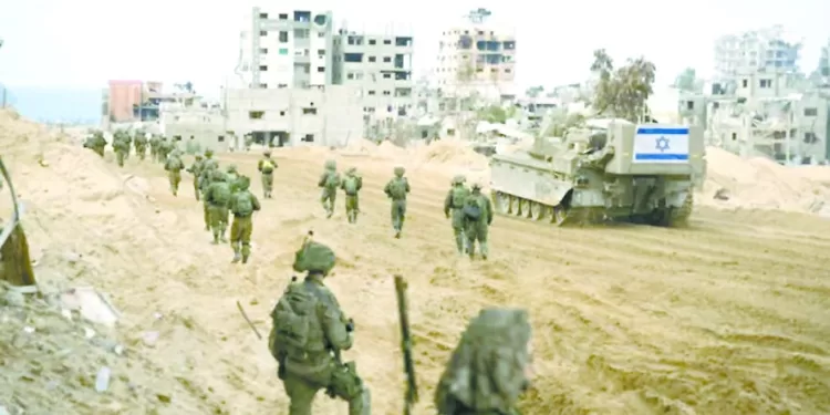  «وسام» يتدرب منفردًا .. والأهلى «يفرض شروطه»