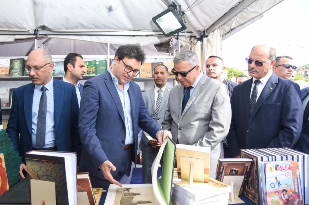 بعد 4 سنوات توقف: وزير الثقافة ومحافظ الإسكندرية يفتتحان معرض الكتاب العاشر 5 - جريدة الجمهورية IMG 20250728 WA0214 - جريدة الجمهورية