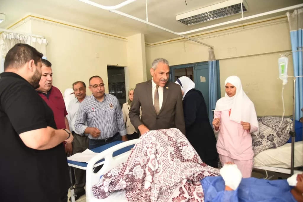محافظ مطروح يتابع مصابي حادث الأتوبيس: رعاية طبية كاملة وتعويضات للمتضررين 4 - جريدة الجمهورية IMG 20250729 WA0184 - جريدة الجمهورية