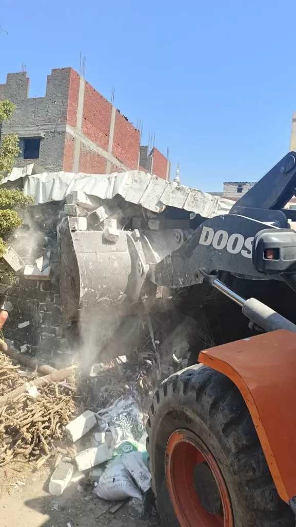 تطبيق القانون على المخالفين: محافظ الإسكندرية يتابع حملات إزالة التعديات على أملاك الدولة 5 - جريدة الجمهورية IMG 20250731 WA0024 1 - جريدة الجمهورية