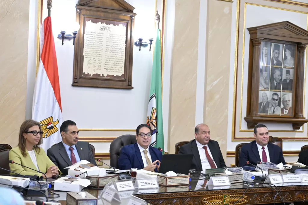 حصاد العام الجامعي 2024/2025: مجلس جامعة القاهرة يستعرض الإنجازات ويقر الخطة الاستراتيجية الجديدة 10 - جريدة الجمهورية IMG 20250731 WA0052 - جريدة الجمهورية