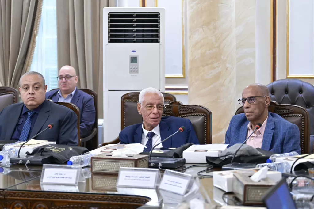 حصاد العام الجامعي 2024/2025: مجلس جامعة القاهرة يستعرض الإنجازات ويقر الخطة الاستراتيجية الجديدة 9 - جريدة الجمهورية IMG 20250731 WA0055 - جريدة الجمهورية