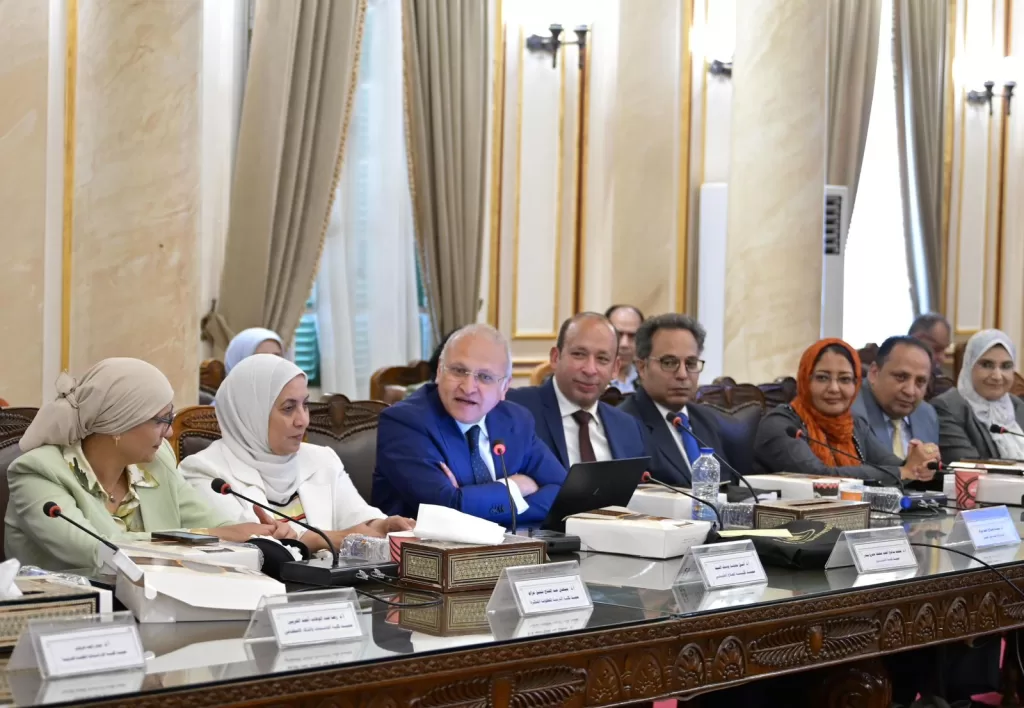 حصاد العام الجامعي 2024/2025: مجلس جامعة القاهرة يستعرض الإنجازات ويقر الخطة الاستراتيجية الجديدة 8 - جريدة الجمهورية IMG 20250731 WA0057 - جريدة الجمهورية