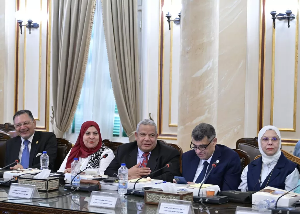 حصاد العام الجامعي 2024/2025: مجلس جامعة القاهرة يستعرض الإنجازات ويقر الخطة الاستراتيجية الجديدة 4 - جريدة الجمهورية IMG 20250731 WA0061 - جريدة الجمهورية