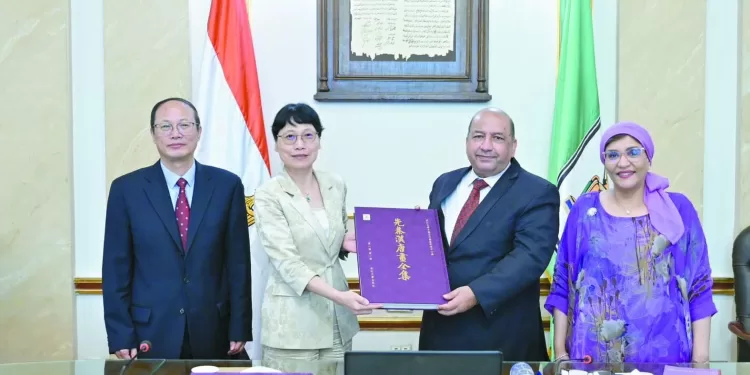 تعاون بين  «القاهرة وجيجيانج الصينية» فى البحث العلمى