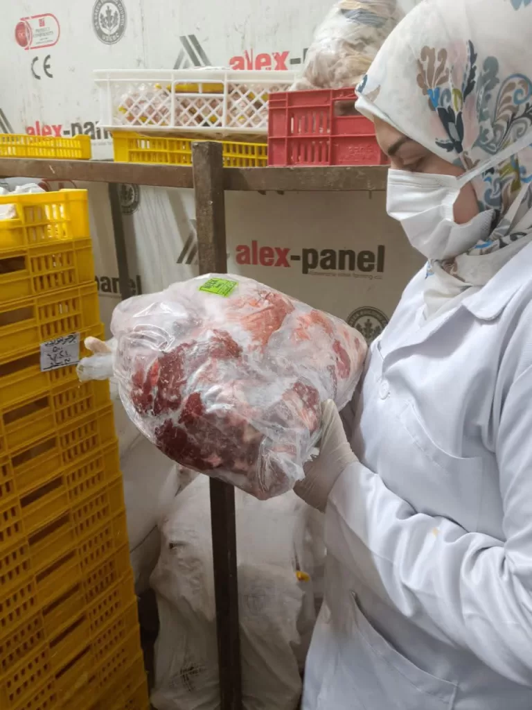 بالتعاون مع التموين والبيئة.. ضبط 4 أطنان منتجات دواجن ولحوم مجهولة المصدر 2 - جريدة الجمهورية WhatsApp Image 2025 07 01 at 14.19.20 c44ab3bd 1 - جريدة الجمهورية