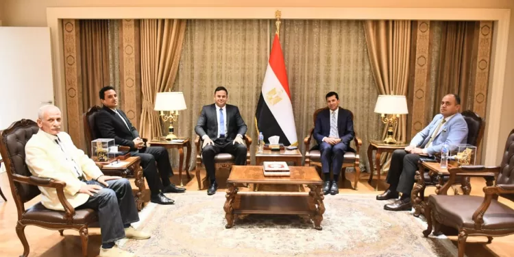 رؤية جديدة لرياضة الشراع في مصر.. تفاصيل لقاء وزير الرياضة بالاتحاد