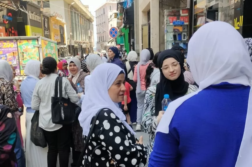 الكيمياء والجغرافيا تقسم الطلاب: ضحكات أدبي.. دموع علمي 2 - جريدة الجمهورية WhatsApp Image 2025 07 03 at 12.40.23 47b1235a - جريدة الجمهورية