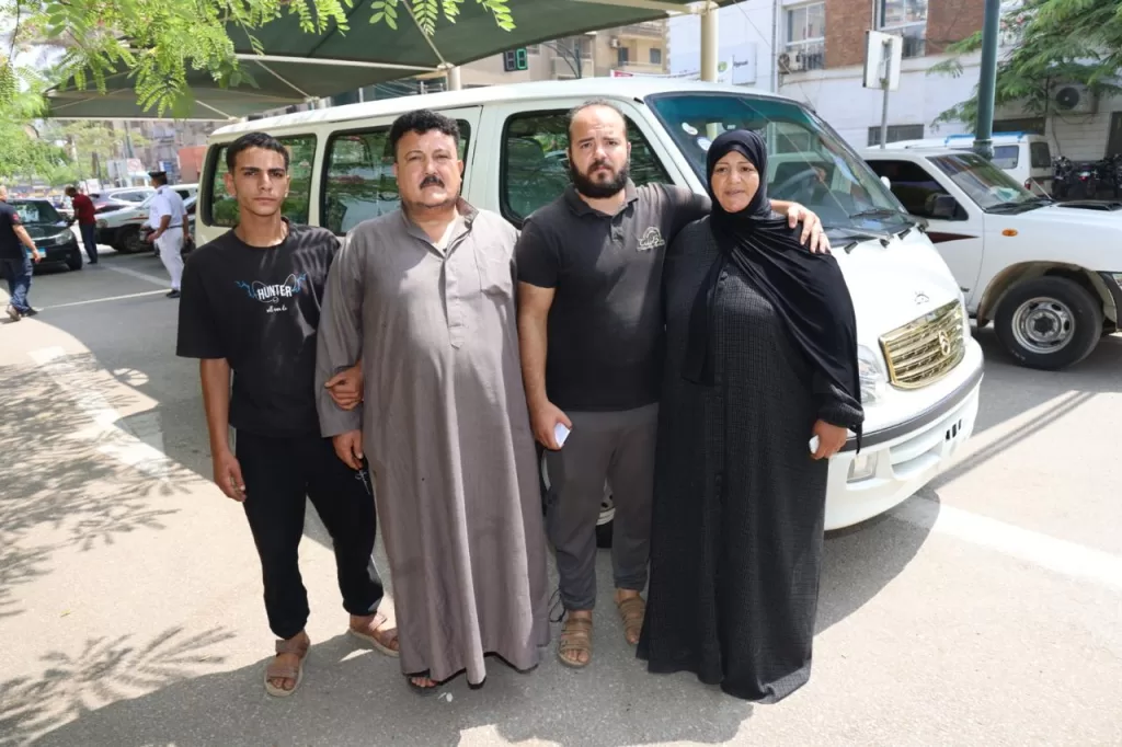 وفاء بالوعد.. محافظ المنوفية يُسلم سيارة ميكروباص جديدة لأسرة شهيد حادث كفر السنابسة 4 - جريدة الجمهورية WhatsApp Image 2025 07 03 at 13.18.55 d04422d2 - جريدة الجمهورية