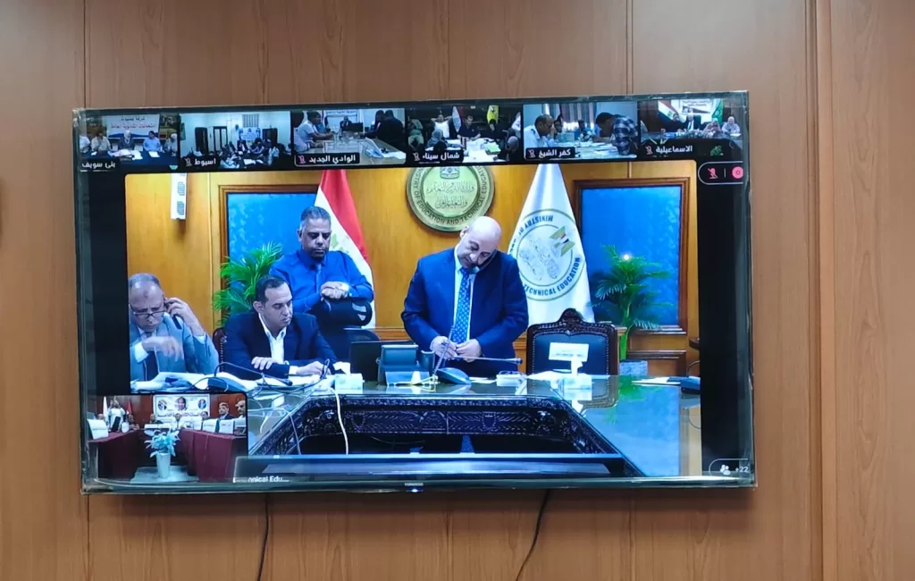 رصد مباشر.. مسؤولو التعليم يتفقدون لجان الامتحانات لضمان توفير المناخ المناسب للطلاب 3 - جريدة الجمهورية WhatsApp Image 2025 07 03 at 15.08.25 1fb7b050 - جريدة الجمهورية
