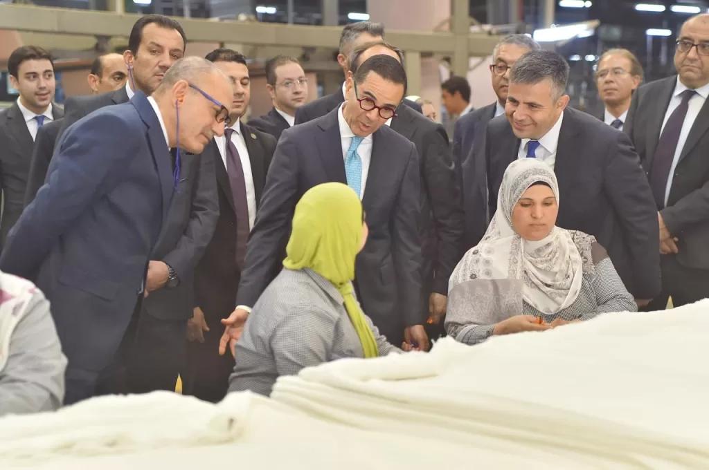 باستثمارات 75 مليون دولار.. مصر تطلق مصنعاً جديداً للغزل والنسيج بالعاشر من رمضان 6 - جريدة الجمهورية WhatsApp Image 2025 07 06 at 14.16.10 0dfcbe71 - جريدة الجمهورية