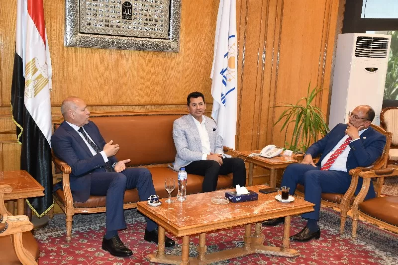 على هامش مناقشة رسالة دكتوراه.. قيادات حكومية وبرلمانية تزور مجمع الفنون والثقافة بجامعة حلوان 12 - جريدة الجمهورية WhatsApp Image 2025 07 06 at 6.11.44 PM 1 - جريدة الجمهورية