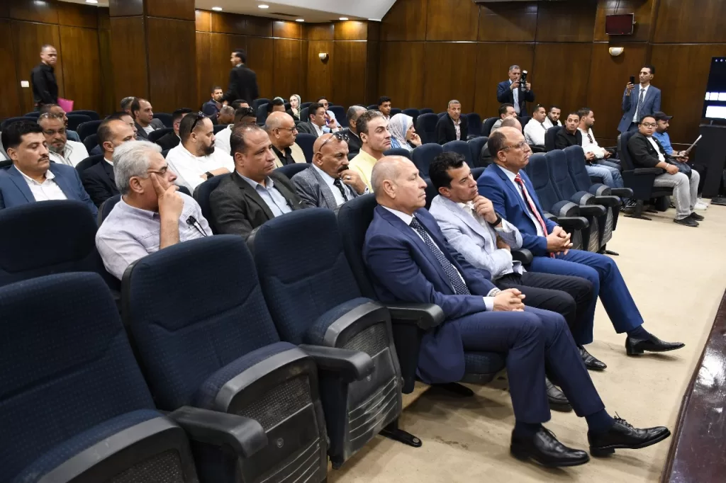 على هامش مناقشة رسالة دكتوراه.. قيادات حكومية وبرلمانية تزور مجمع الفنون والثقافة بجامعة حلوان 10 - جريدة الجمهورية WhatsApp Image 2025 07 06 at 6.11.45 PM 3 - جريدة الجمهورية