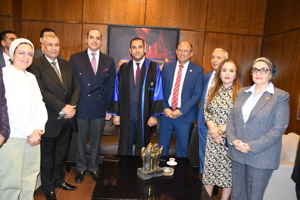 على هامش مناقشة رسالة دكتوراه.. قيادات حكومية وبرلمانية تزور مجمع الفنون والثقافة بجامعة حلوان 3 - جريدة الجمهورية WhatsApp Image 2025 07 06 at 6.11.46 PM 3 - جريدة الجمهورية