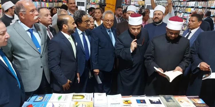 بمشاركة مئات الناشرين.. انطلاق الدورة العشرين لمعرض الإسكندرية للكتاب 1 - جريدة الجمهورية بمشاركة مئات الناشرين.. انطلاق الدورة العشرين لمعرض الإسكندرية للكتاب