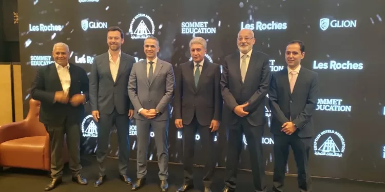 موسم سياحي ذهبي..  22%؜ زيادة أعداد السياح وايرادات تقترب من 18 مليار دولار